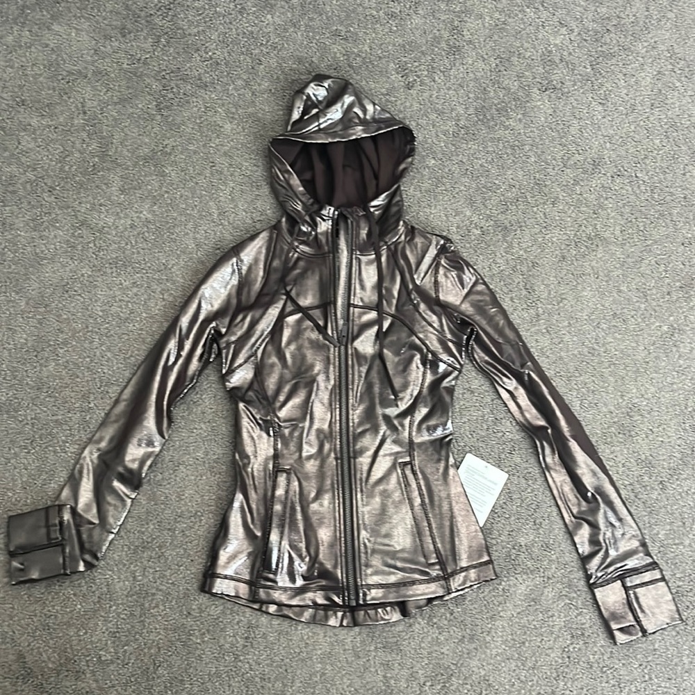 Lululemon hood define shine jacket size 4 NWT!
